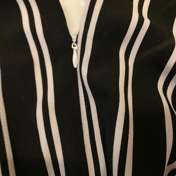 Emma & Michele - Black & White Striped Jumpsuit - Size 10 - Picture 8 of 8